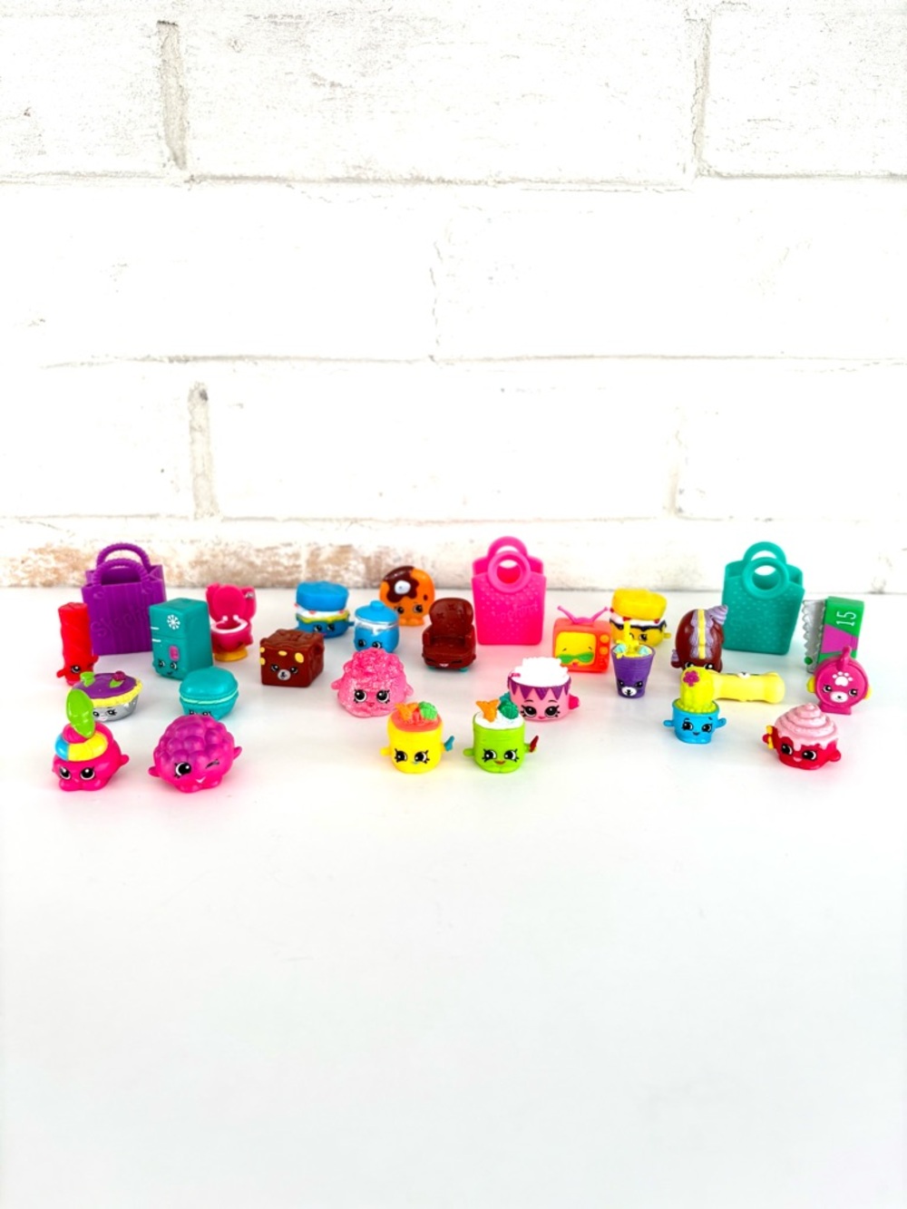 Shopkins Mini Figure Miscellaneous Lot of 28 pieces